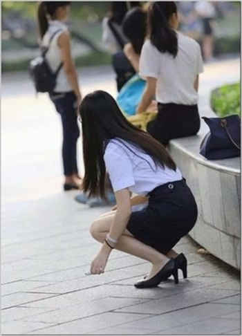 女的为了钱买身视频