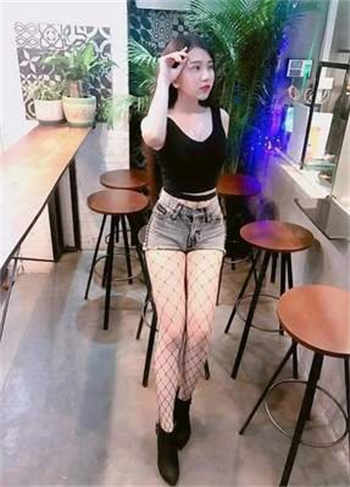 萧悦儿和lisa是同一个人吗