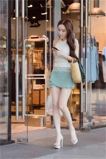 十六岁学生与班主任打扑克