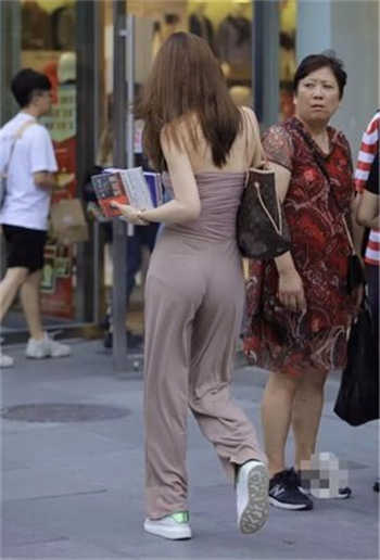杨过肉战李莫愁师徒