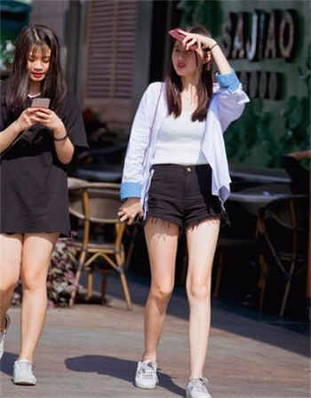 各大网红打扑克视频链接