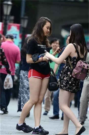 小妖精跪趴灌满子宫