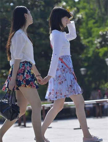 华师楼道男女事件
