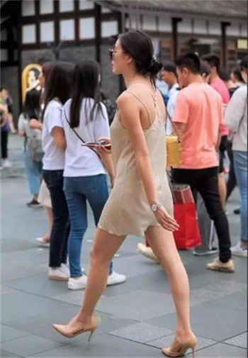 丫头放松点都把我夹死了