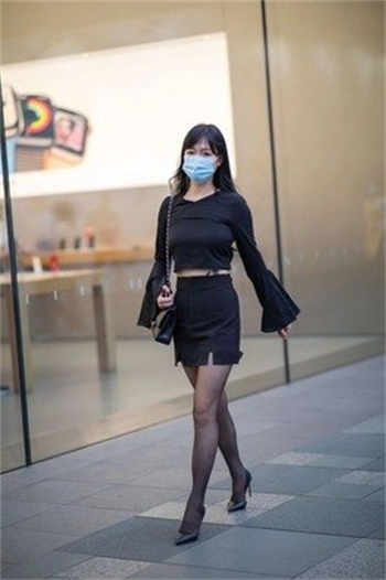 房东与租客打扑克