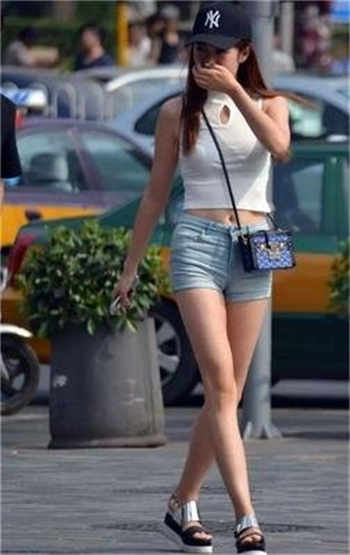 木鱼父母儿女一家换着草