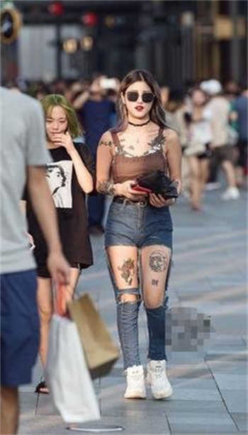 穿着旗袍去粉丝家挑战